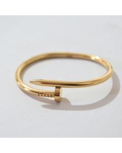 Bracelete modelo prego