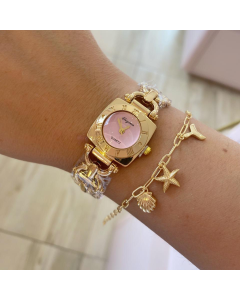 Relógio com fundo rosa claro