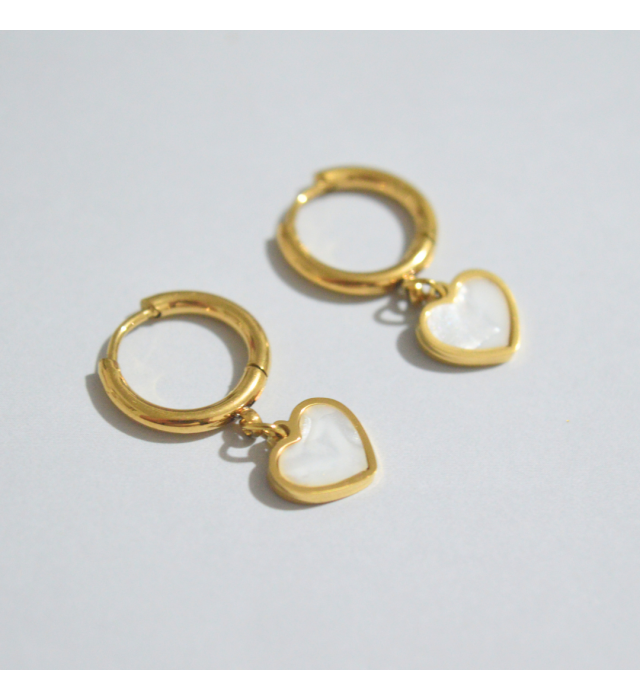 Argola com coração branco