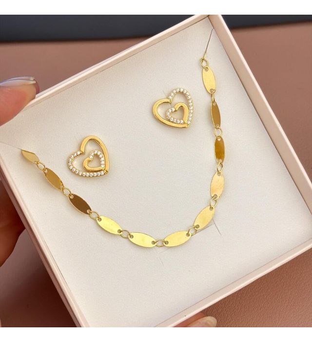Conjunto brinco coração e pulseira chapinhas semijoia