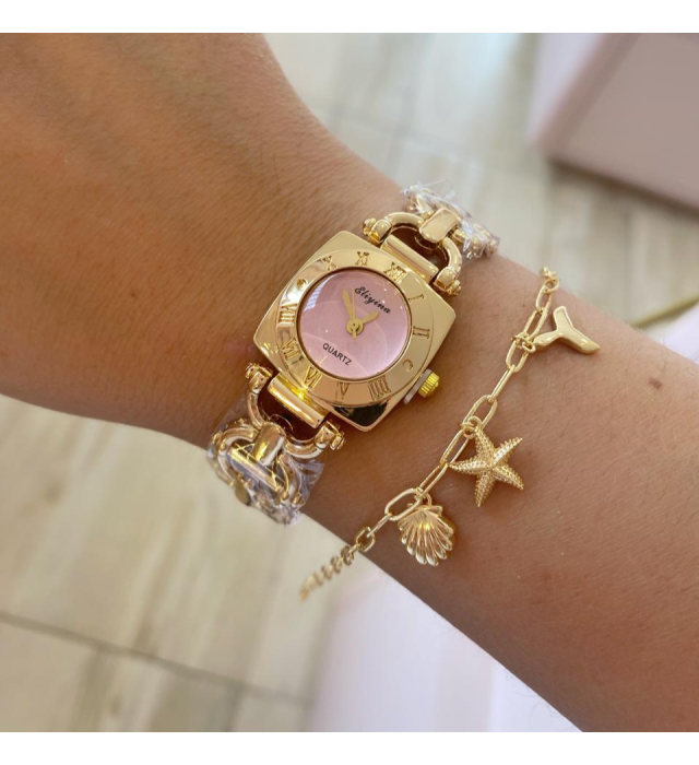 Relógio com fundo rosa claro